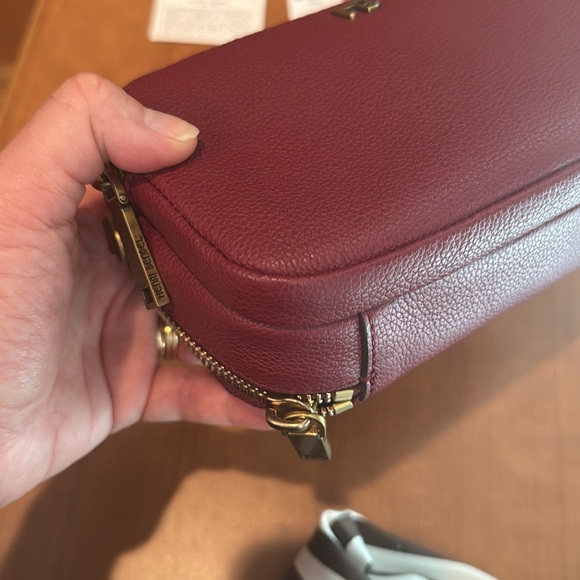 HENRI BENDEL Phone Wallet Crossbody EUC - Picture 9 of 14